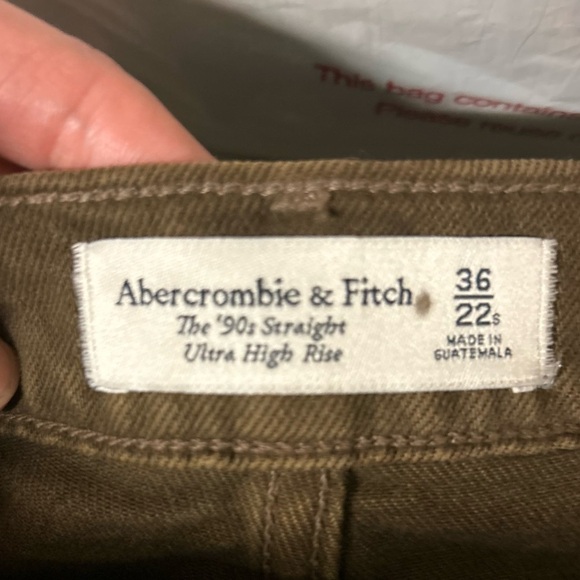 ABERCROMBIE & FITCH | Ultra High Rise 90s Straight Jean Dark Brown | 36, US 22 - Picture 9 of 9